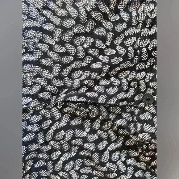 Loft Women’s Size 16 Pineapple Shorts - Picture 2 of 8